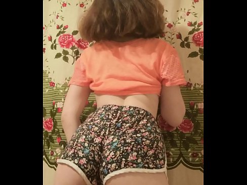 ❤️ Sexy ung babe tar av seg shortsen på kamera ❤️ Hard porno på porno no.dreamypassionjourney.ru ❌️❤